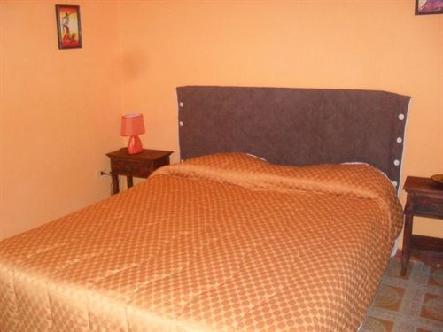 Room Elia Napoli Bagian luar foto