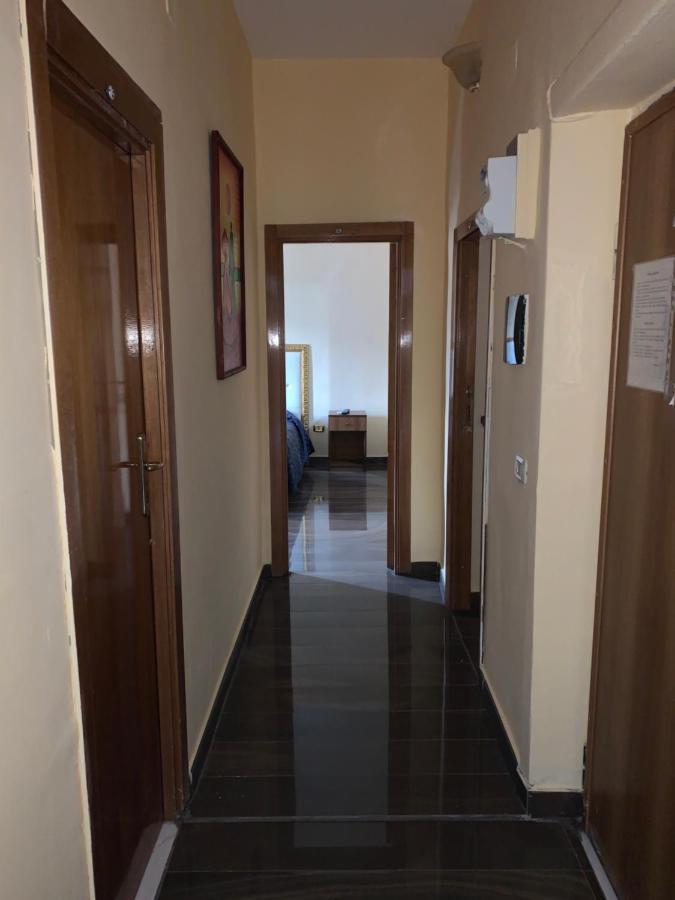 Room Elia Napoli Bagian luar foto